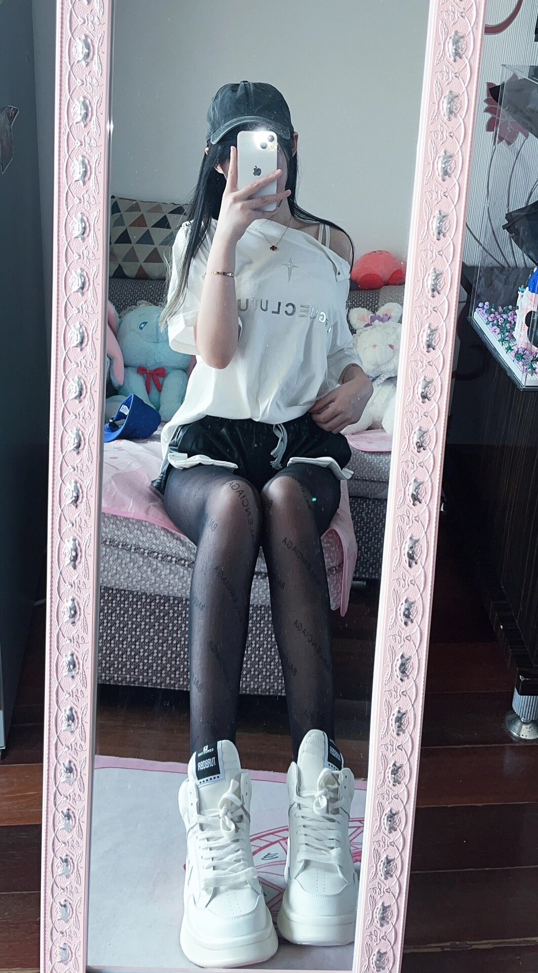 被巴黎世家黑丝拿捏了