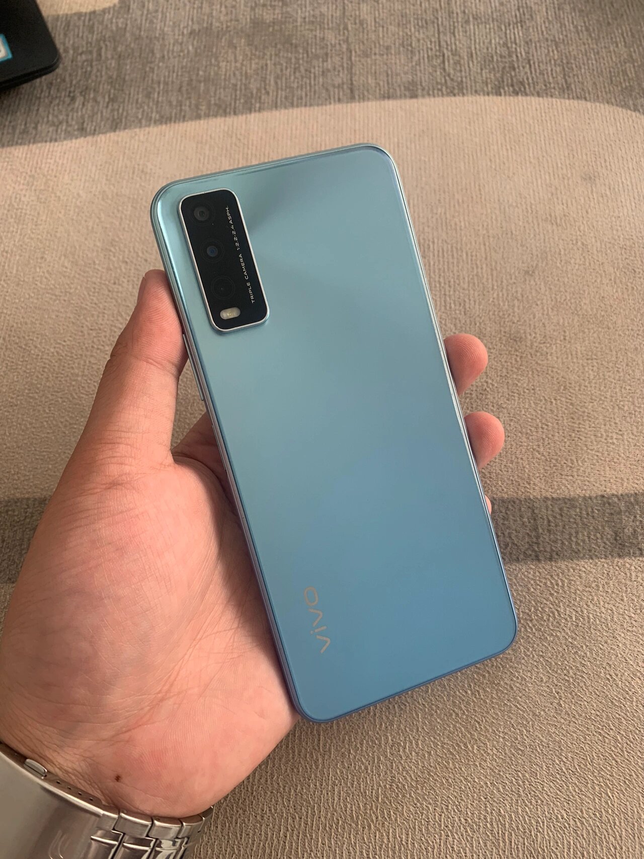 vivo y30 水漾蓝2021版 8 128g 纯原装在保修 成色完美 功能全好 比