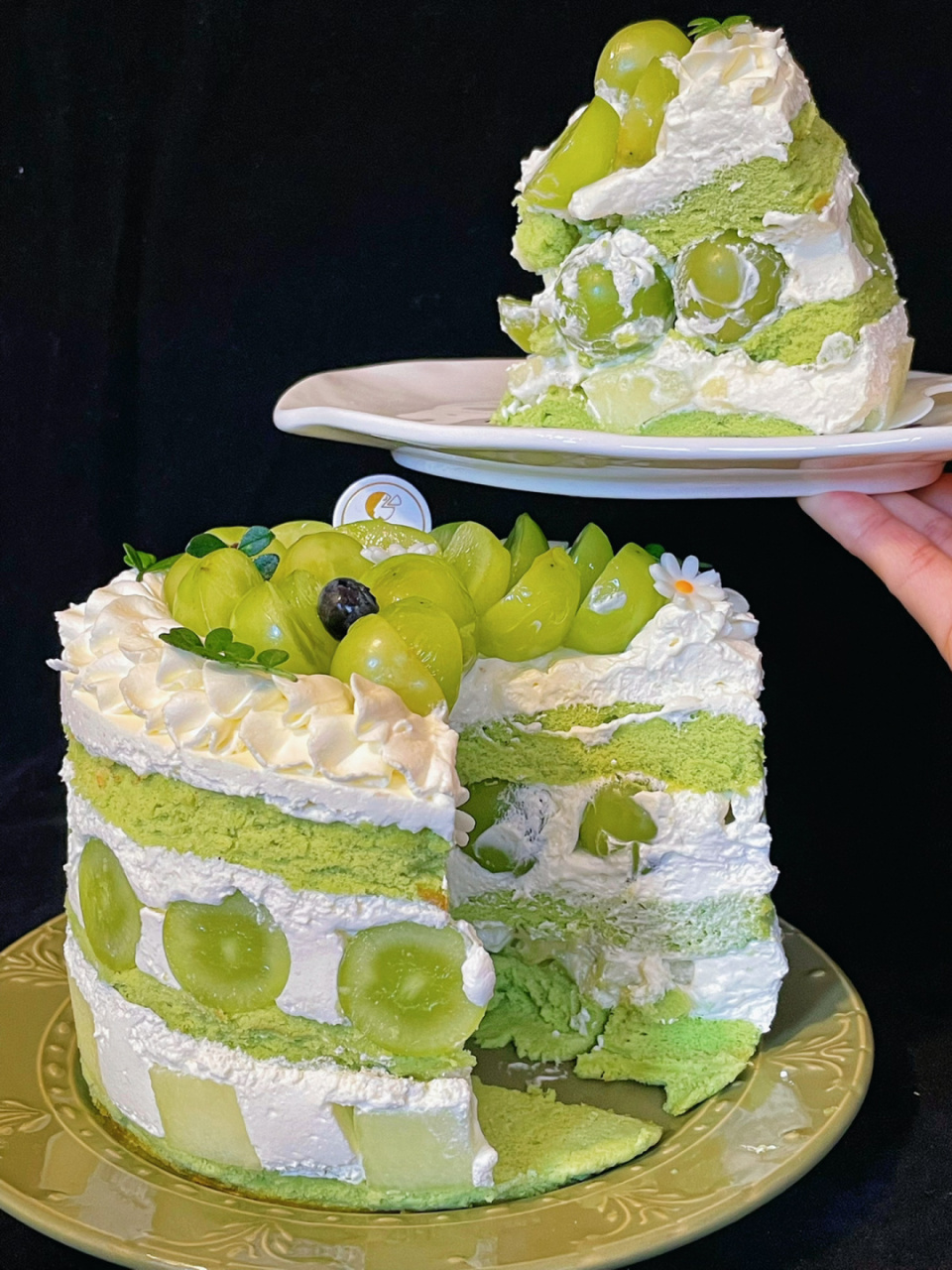 晴王葡萄戚风蛋糕08连奶油都是青提味好清新 这蛋糕口味也太清醒了