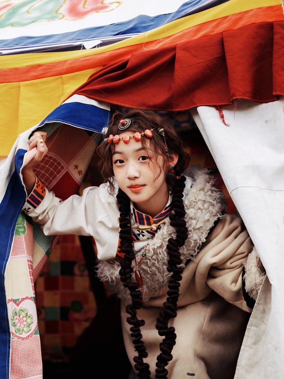 藏服写真|@林钰珊_33/之羊湖神明少女 扎西德勒