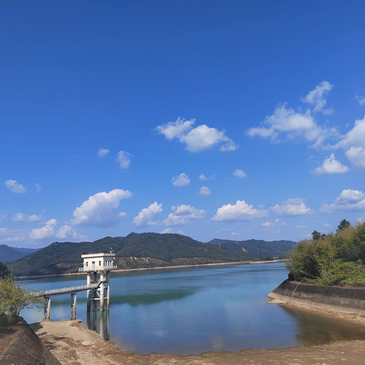 水库的风景,让心情归于一种宁静平和