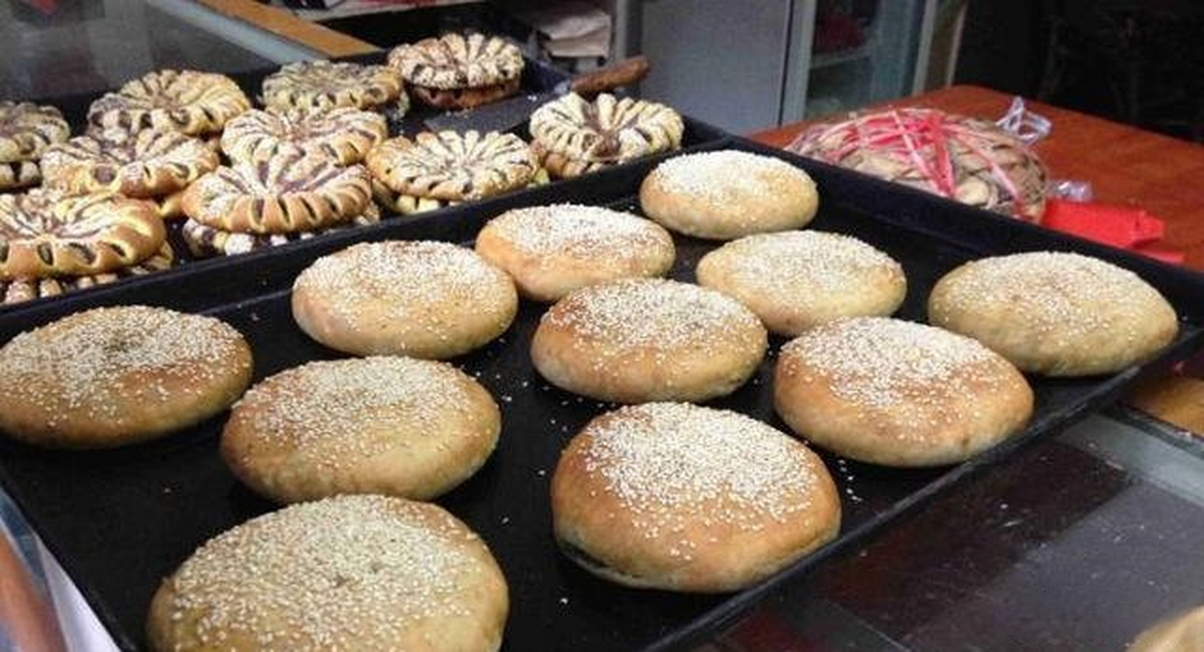 长泾烧饼是江苏江阴长泾的美食,溯其源,长泾烧饼的大致成型始于清朝