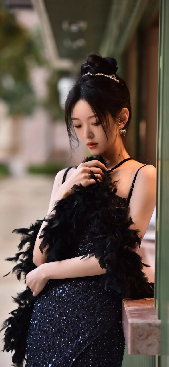 刘泳希,闪光少女,一袭黑纱闪钻裙,靓丽迷人