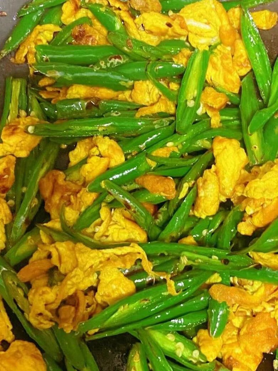 二荆条炒鸡蛋 10分钟做好的快手菜,简单又好吃 不能吃辣的加点醋,辣度