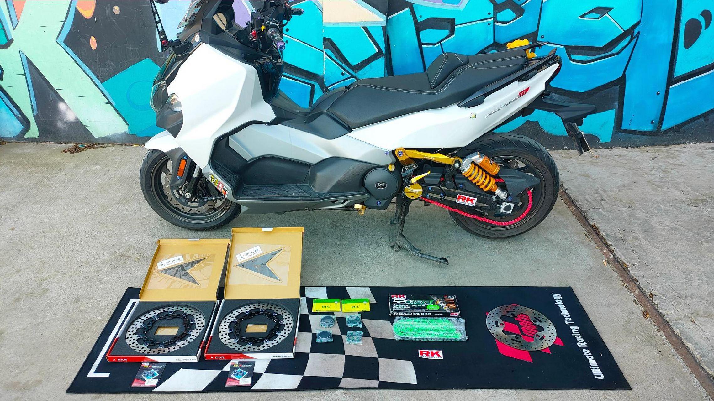 三阳tl500升级far 300mm浮动盘,把前轮撑满的感觉特别舒服爱机车爱