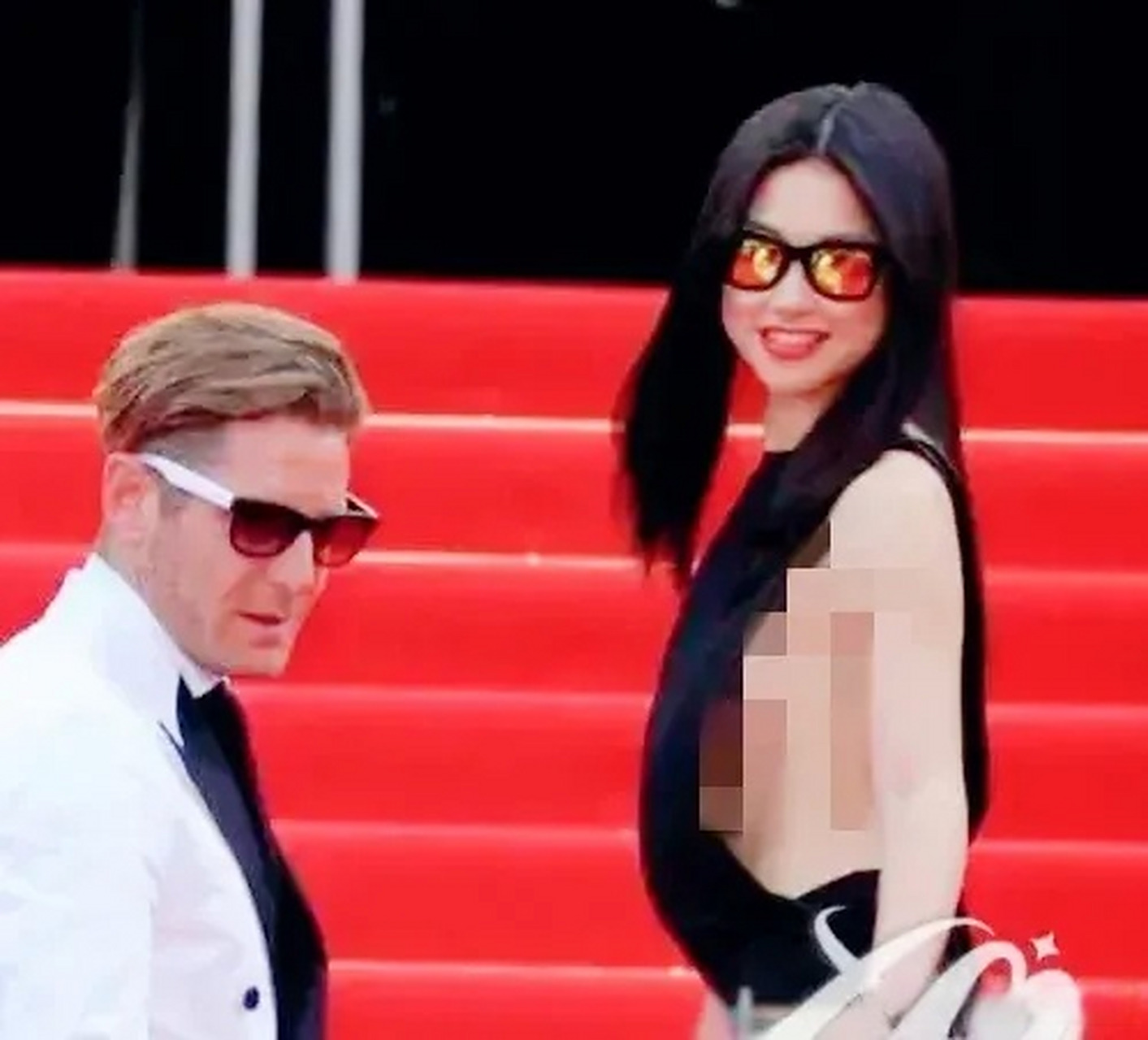 朱珠曾和尤文图斯的老板拉波·埃尔坎交往,玛莎拉蒂和法拉利都是他