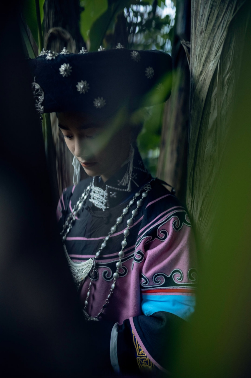 #饶雪漫黄英合作新歌阿莫阿依# 讲述小凉山彝族女孩阿莫阿依读书之路