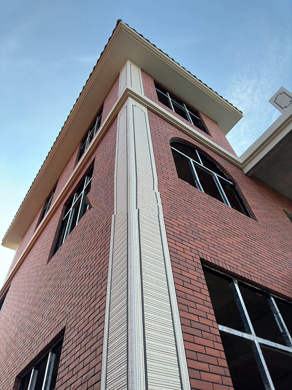 农村流行多年的红色外墙砖,你知道怎么搭配 今天分享位于广西的简约风