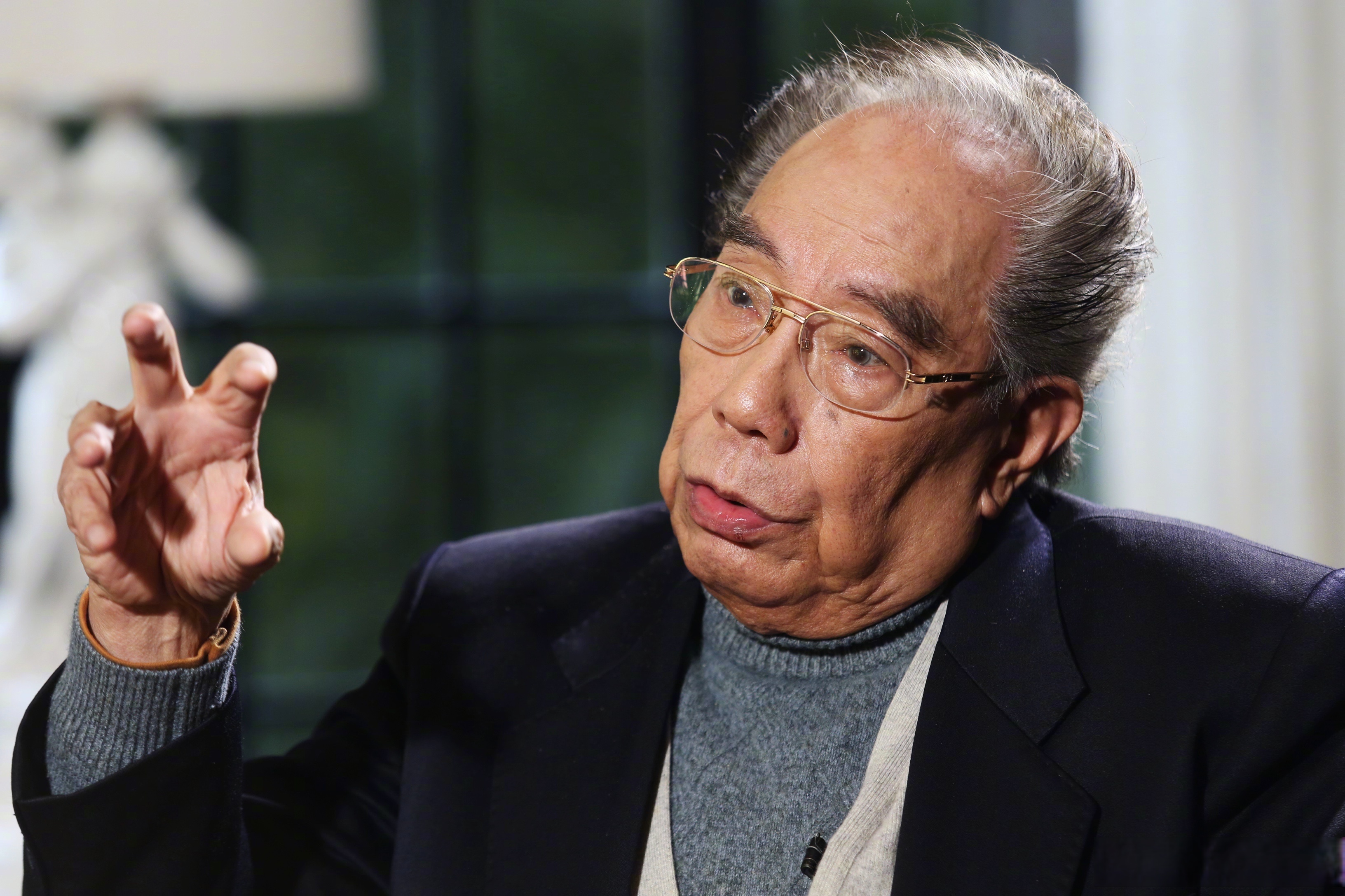 国医大师严世芸教授出生于中医世家,其父严苍山先生为一代名医,师承"