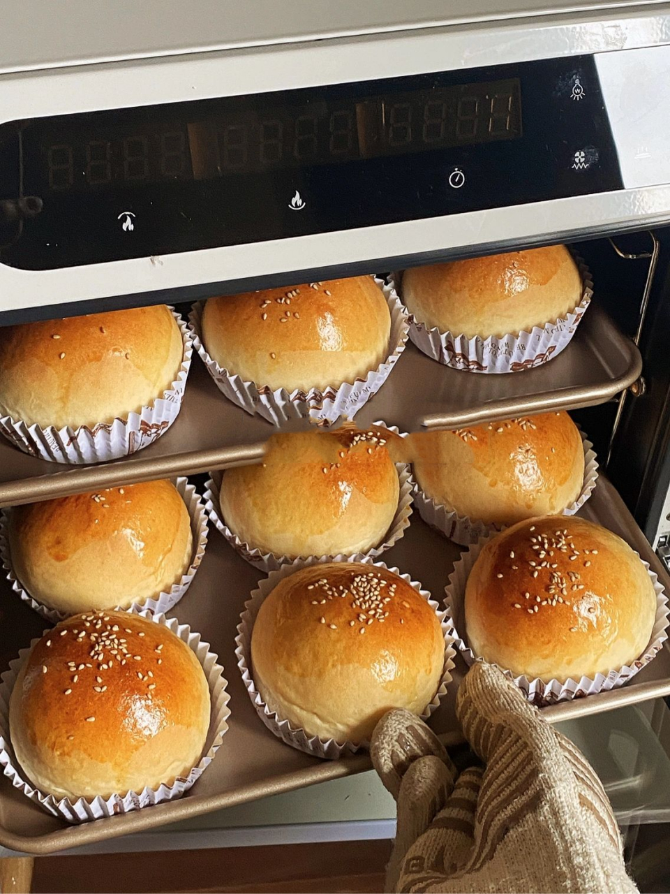 自制汉堡胚|松软好吃万用汉堡胚做法 好吃的汉堡不仅夹馅重要,汉堡的