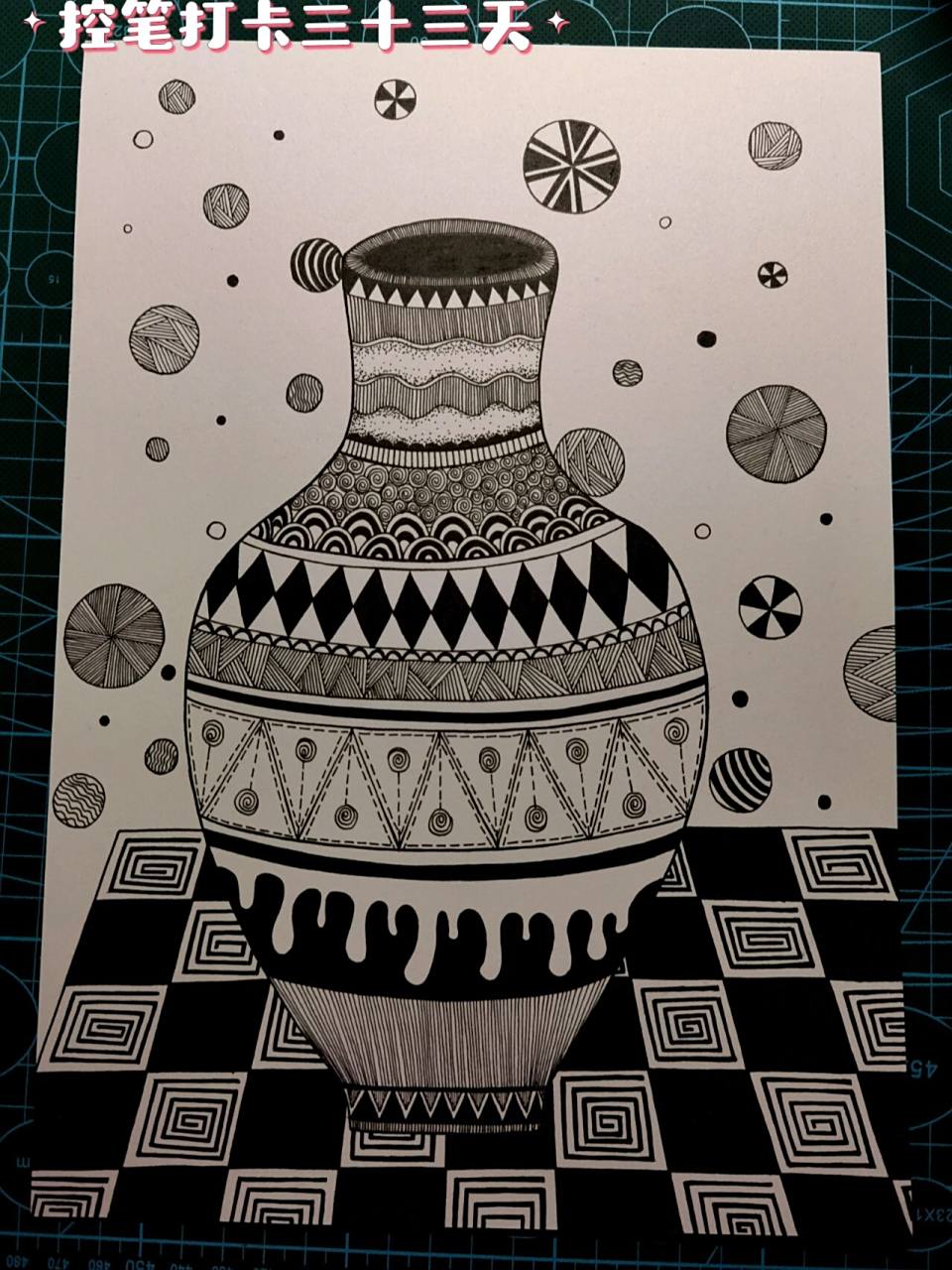 黑白装饰画 线描画 小花瓶 愉快的周末除了可以美美的睡个懒觉,剩余