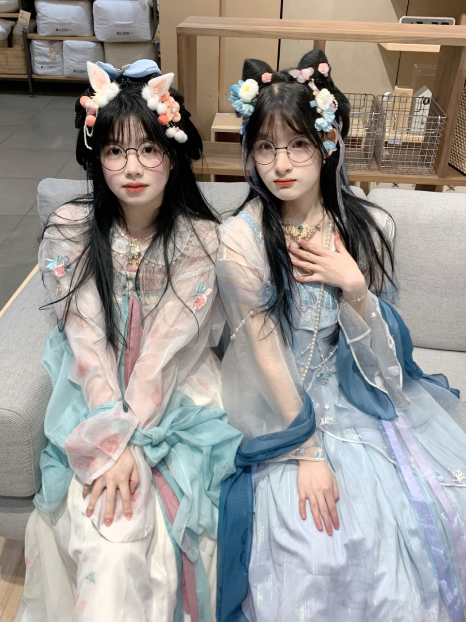 认为复兴不复古哎 经常看到姐妹问我眼睛近视不敢穿汉服戴眼镜怎么办