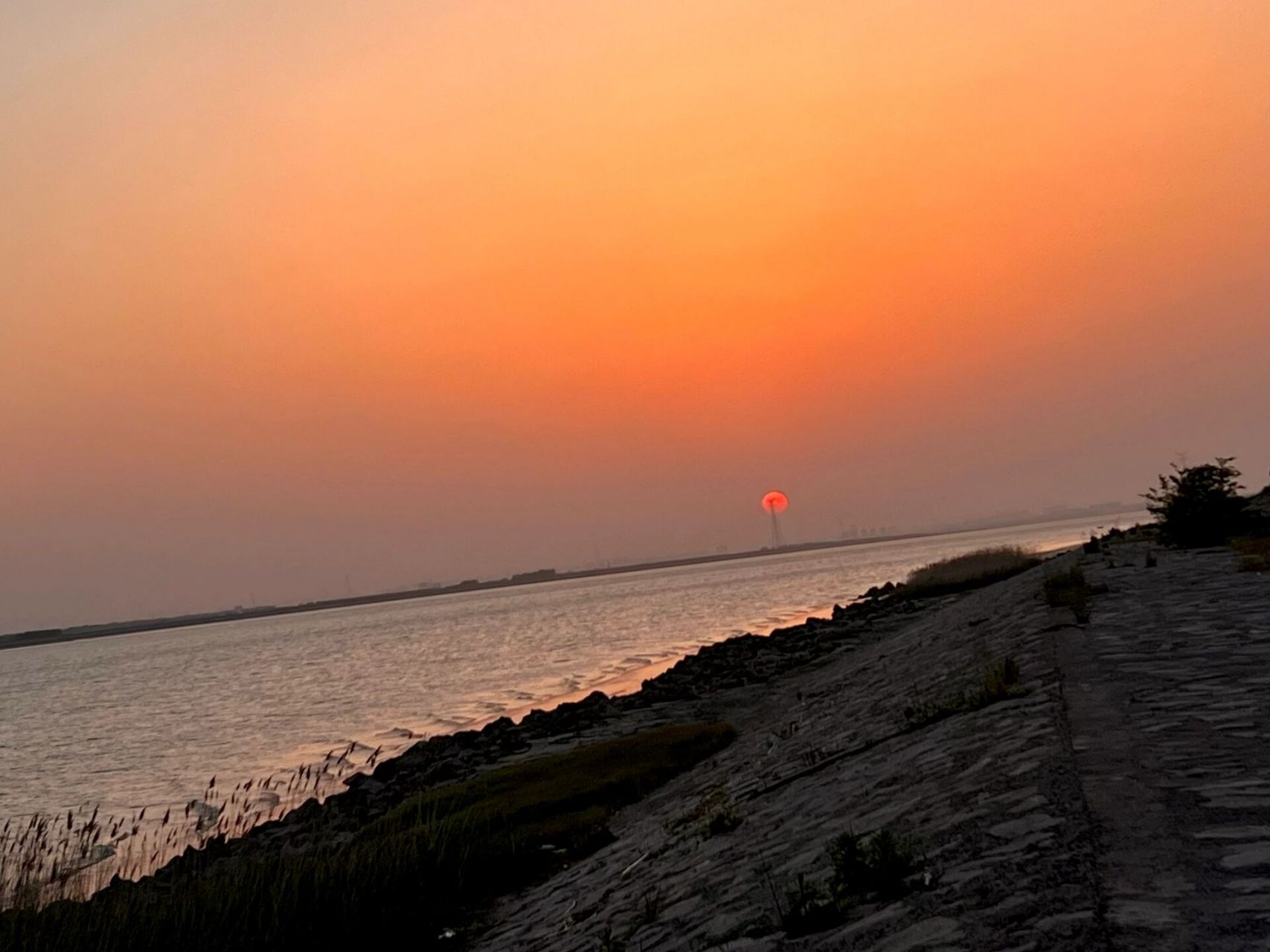 海门-长江边看落日   大海门的