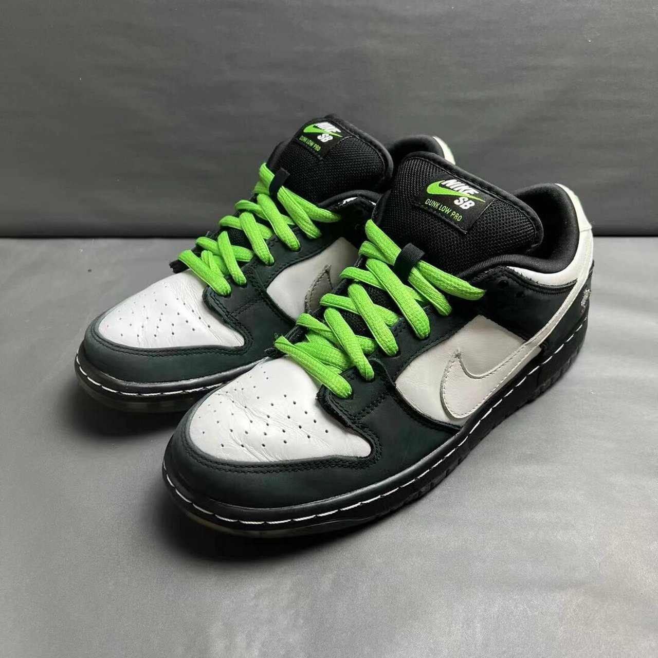 dunk sb 熊猫鸽子 42码 原盒 850秒 dunk sb 熊猫鸽子 42码 原盒 850