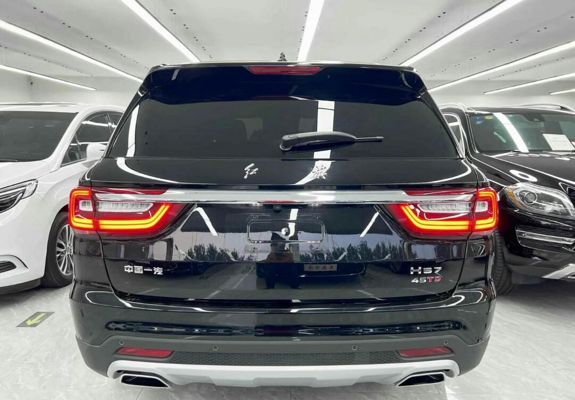 红旗hs7 2021款 2.0t dct两驱智联旗享版  里程:0.7万公里21.