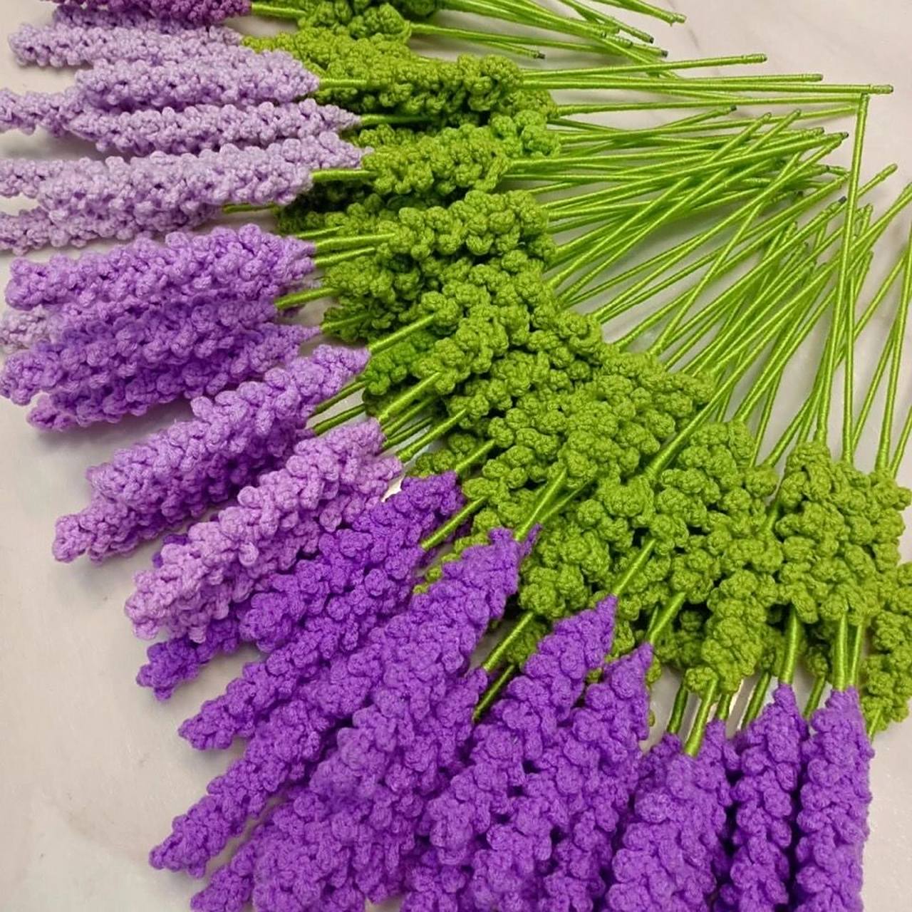 薰衣草花束(附图解) 薰衣草花语: #等待爱情,希望它能等来那个照亮