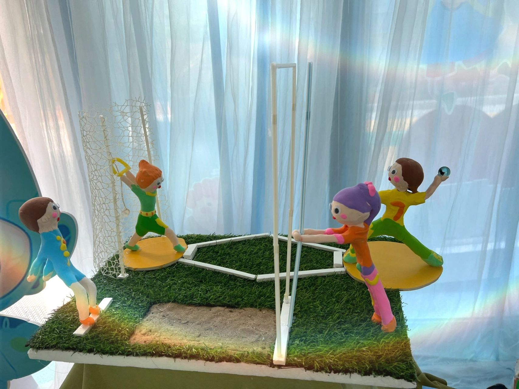 幼儿手工:超轻粘土运动小人(水上 田径)     图1:撑杆跳;跳远;铅球