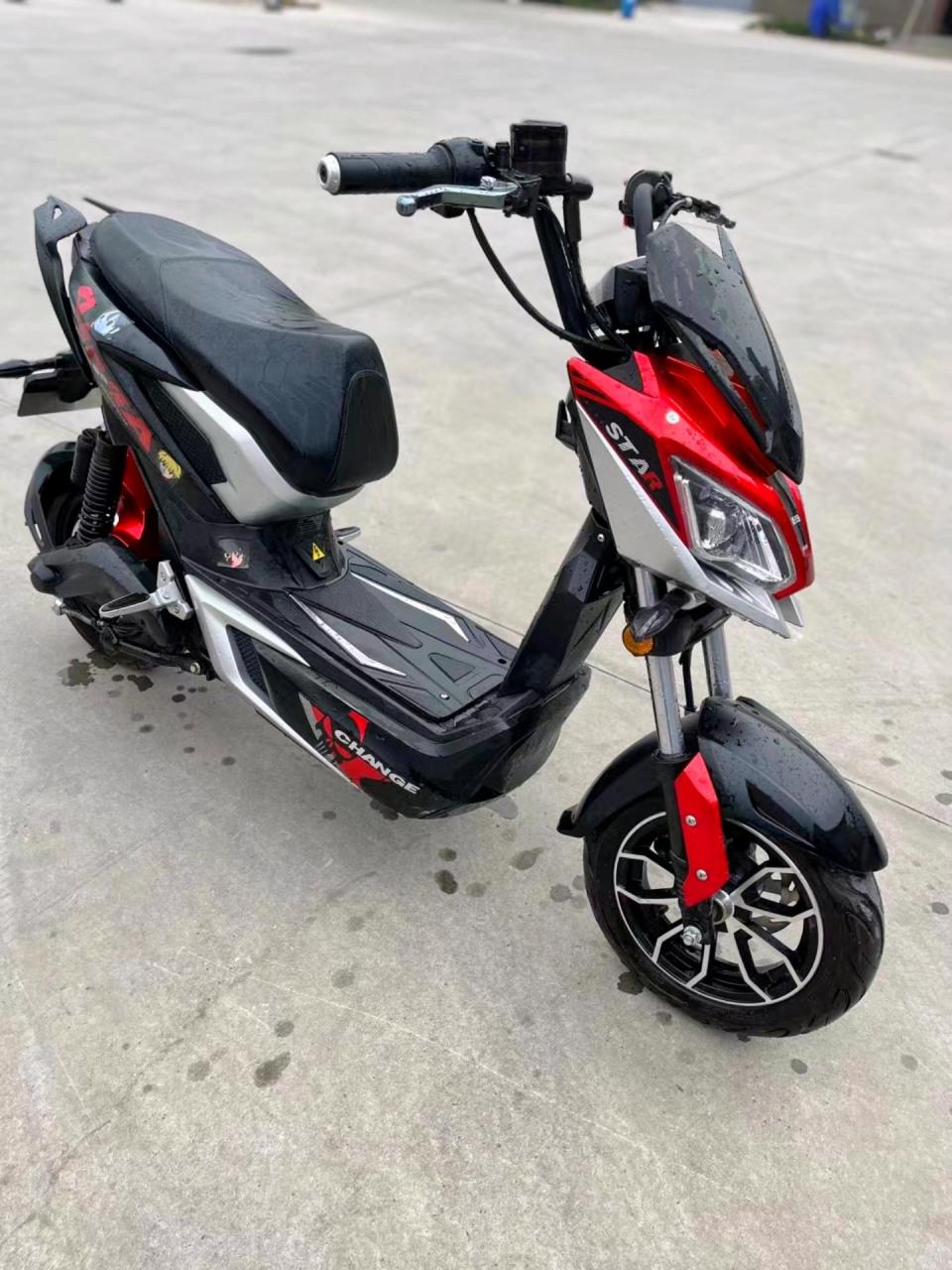 新车刚买了一个月  石墨烯电池 能2023全新上市  性价比高的电动车