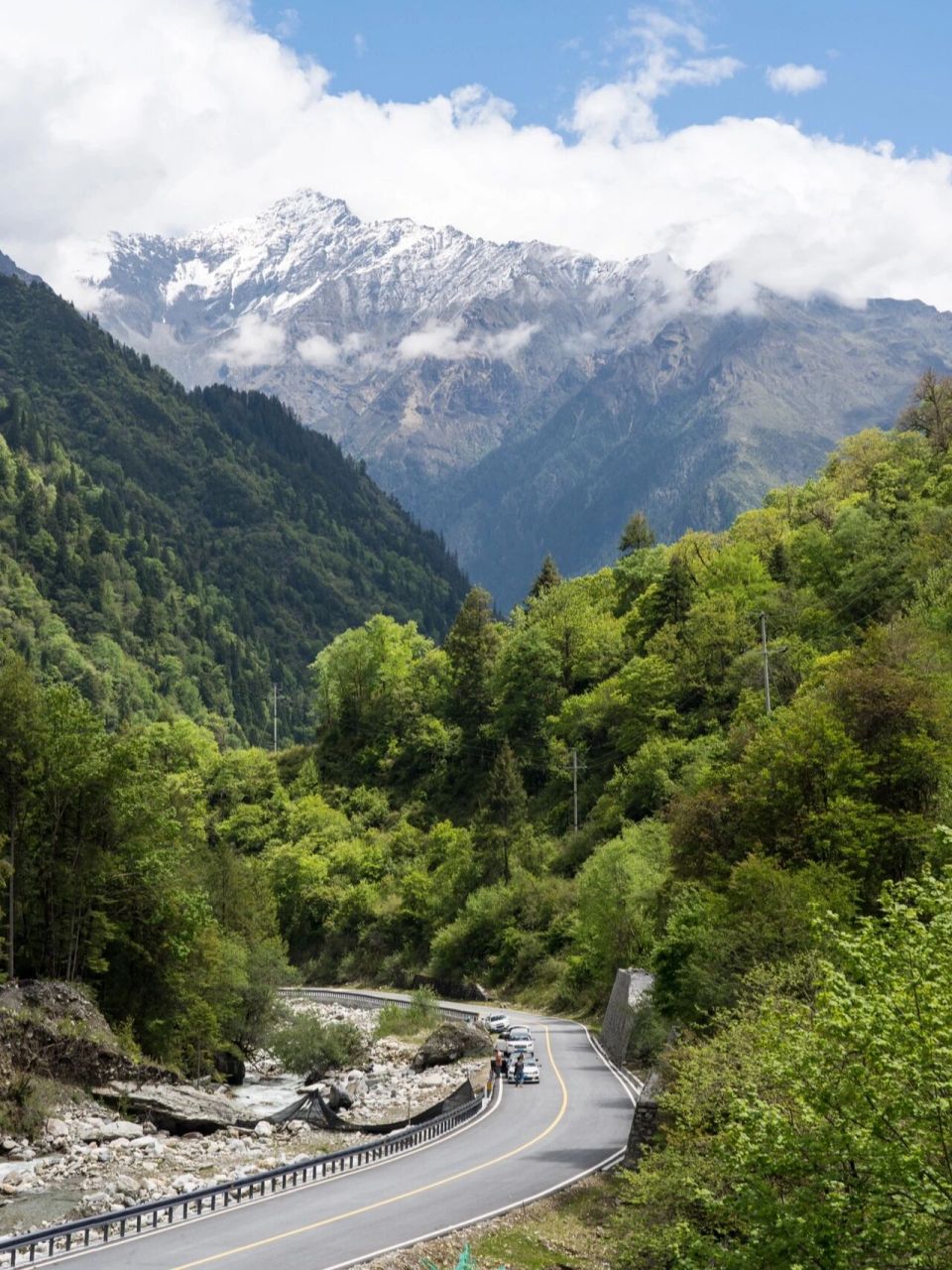 凉台沟又名"红军沟","粮台沟",位于理县朴头梭罗沟境内,海拔高度2015m