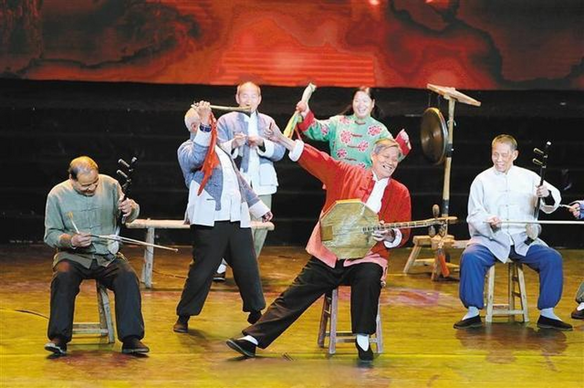 【华阴老腔传承人张喜民入围2022中国非遗年度人物】近日,2022"中国