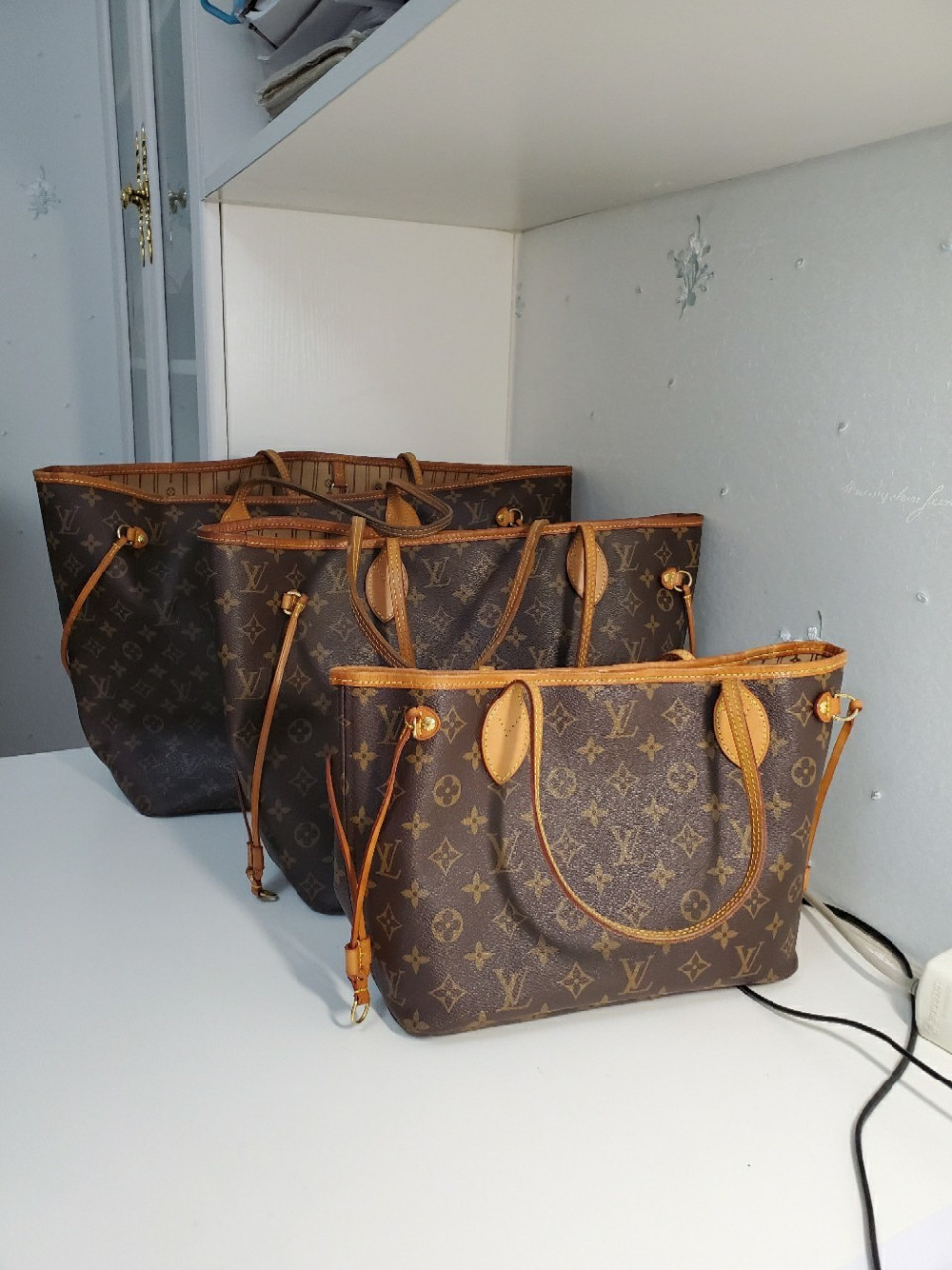 lv neverfull购物袋大号中号小号尺寸对比 小号放不下a4纸,适合出门装