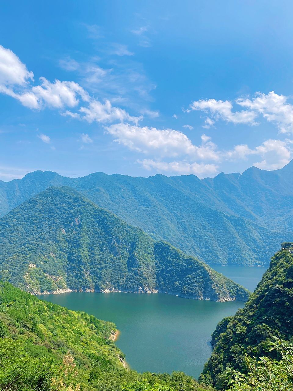 盆水库位于中国陕西省西安市周至县境内的渭河支流黑河下游峪口以上1