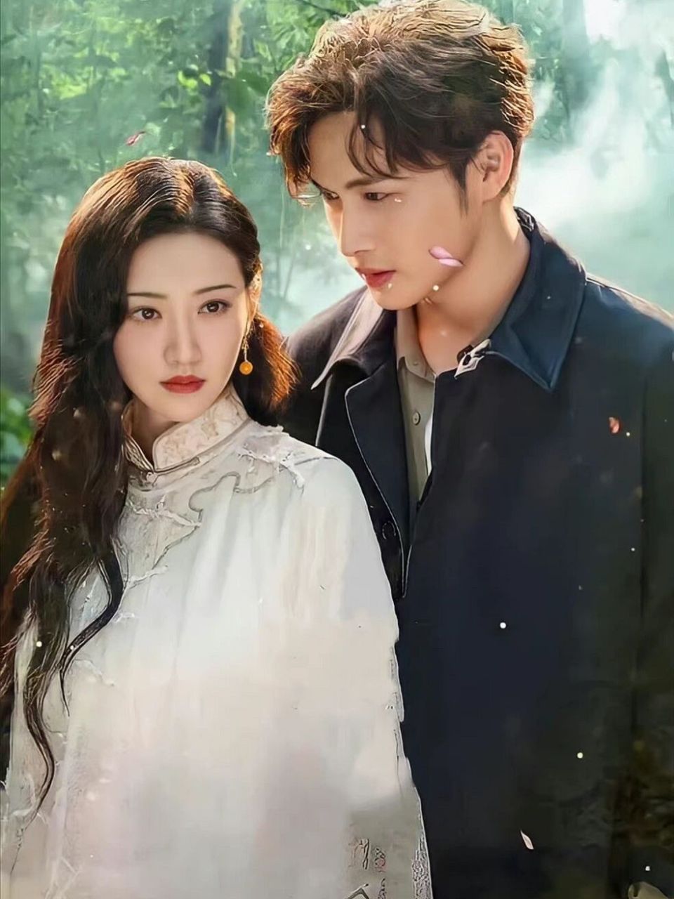 张彬彬真的好帅啊 司藤也好好看 景甜也好漂亮 剧情也很新颖 真的很