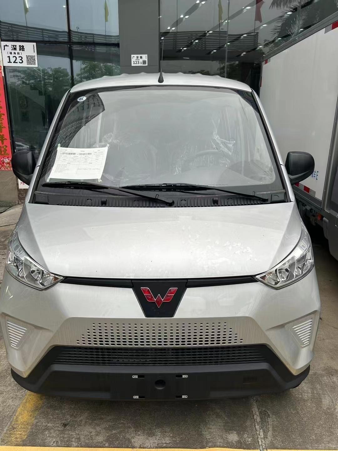 五菱ev50( 5座版) 电池品牌:宁德时代 电池电量:41.