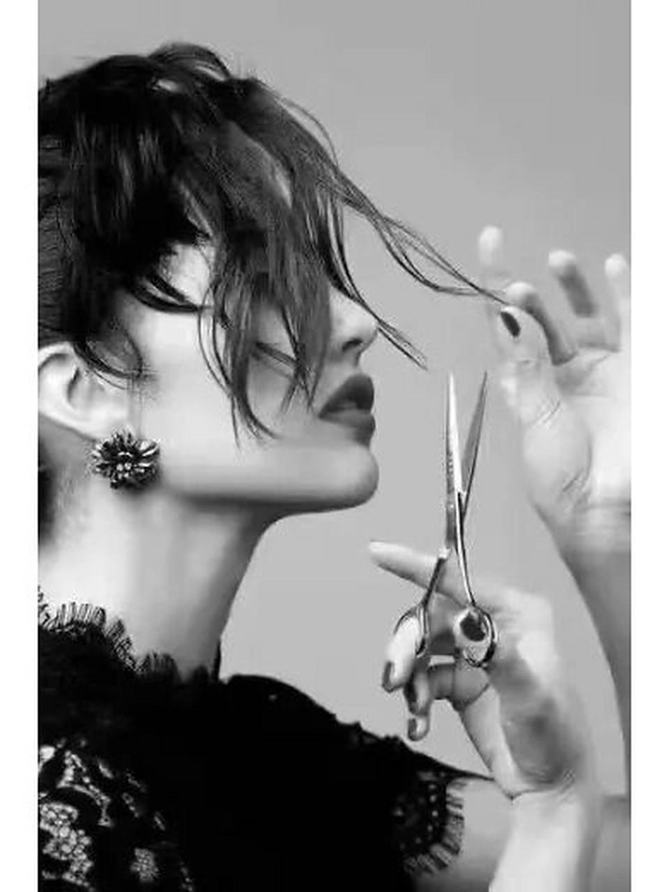 发型师朋友圈文案  每一次改变,都有惊喜.