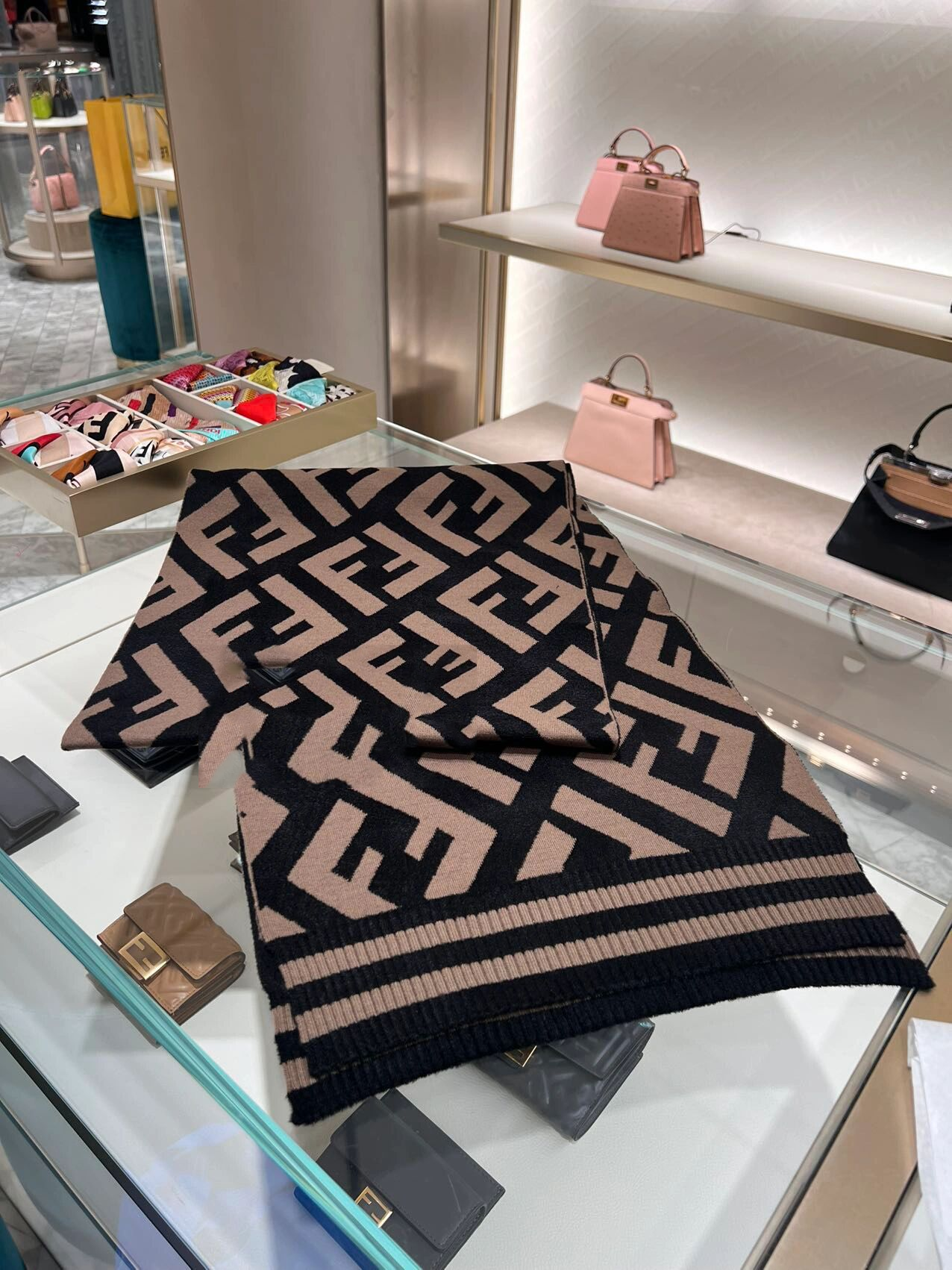 fendi 四款双f大logo棕色围巾