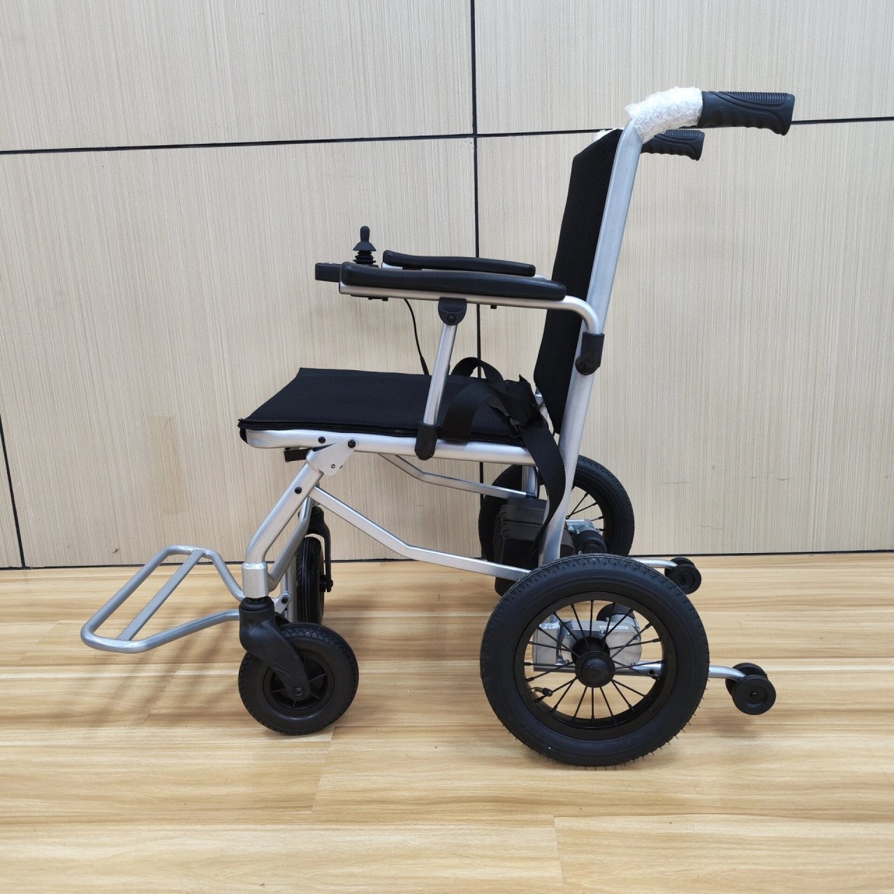 互邦最新超轻电动轮椅11.