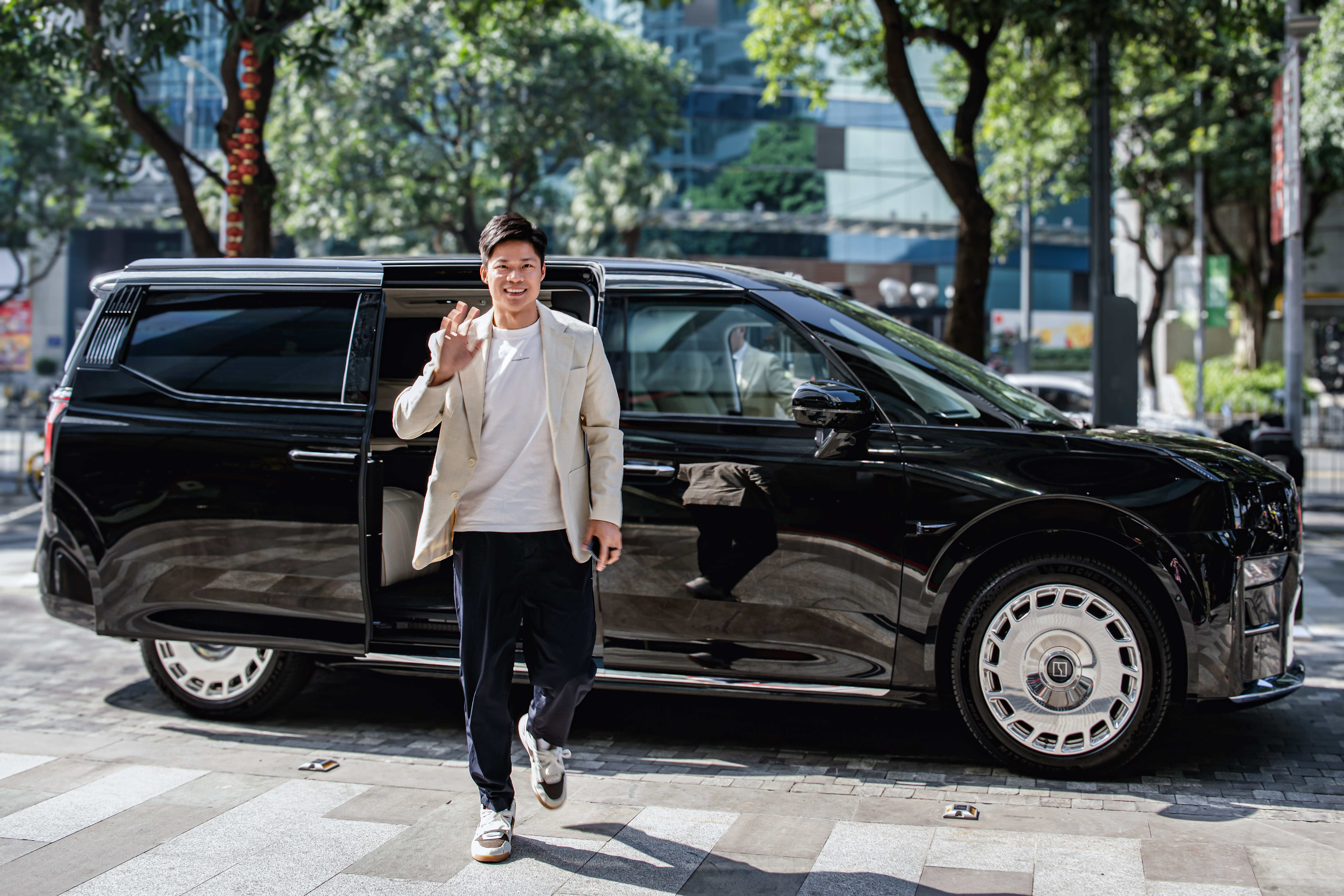 男子100米短跑亚洲纪录保持者苏炳添喜提爱车,这一次,苏神选择了全新