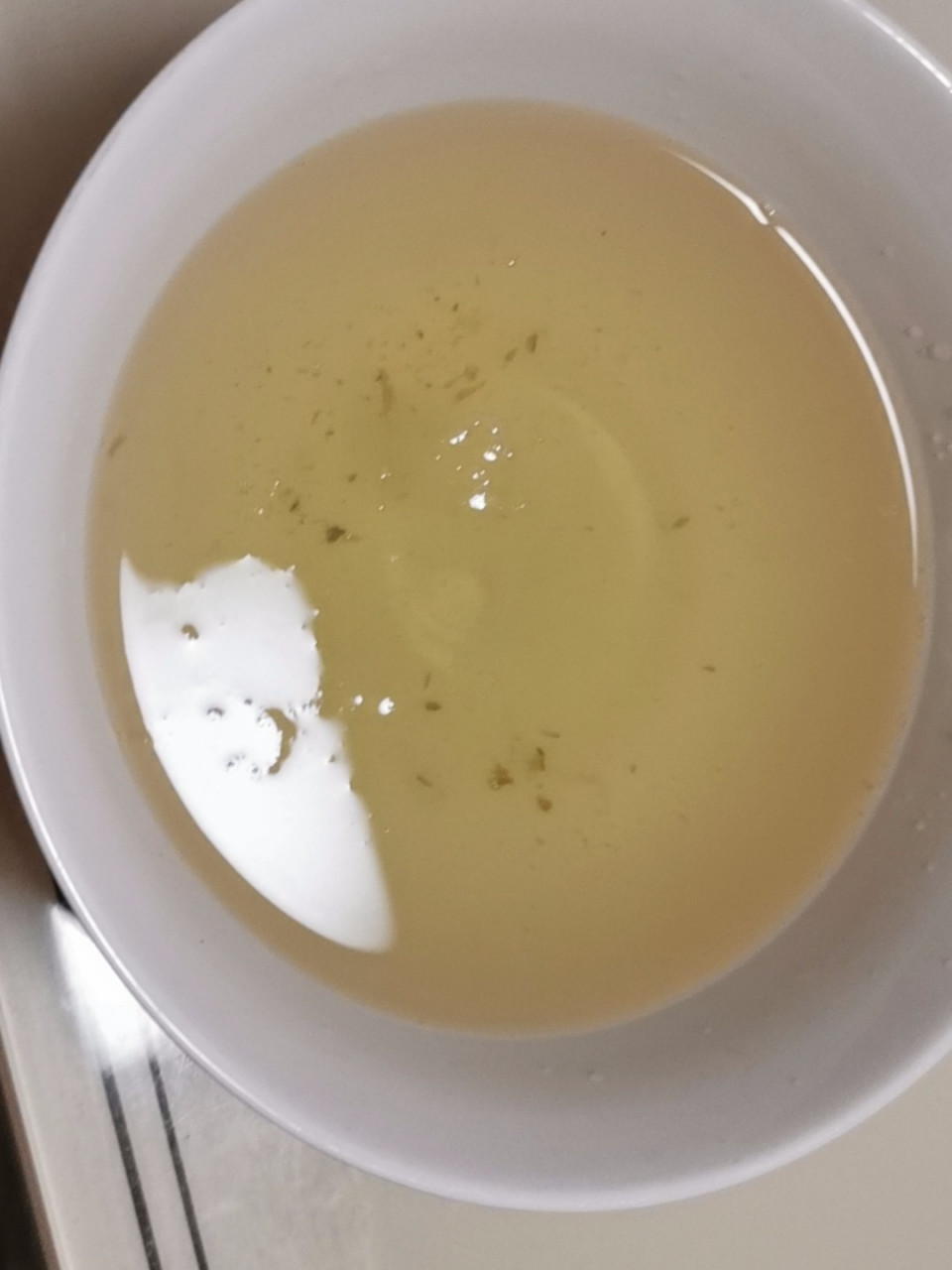 椰汁发黄是坏了吗 椰汁发黄,一深一浅,这是两个都坏了吗?