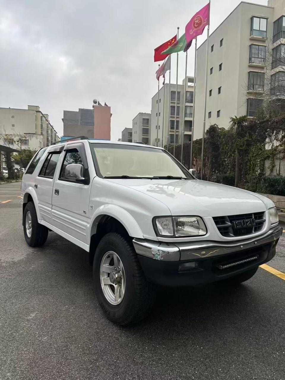 五十铃竞技者 4jb1纯进口发动机 15年私家一手车 国四排放2.