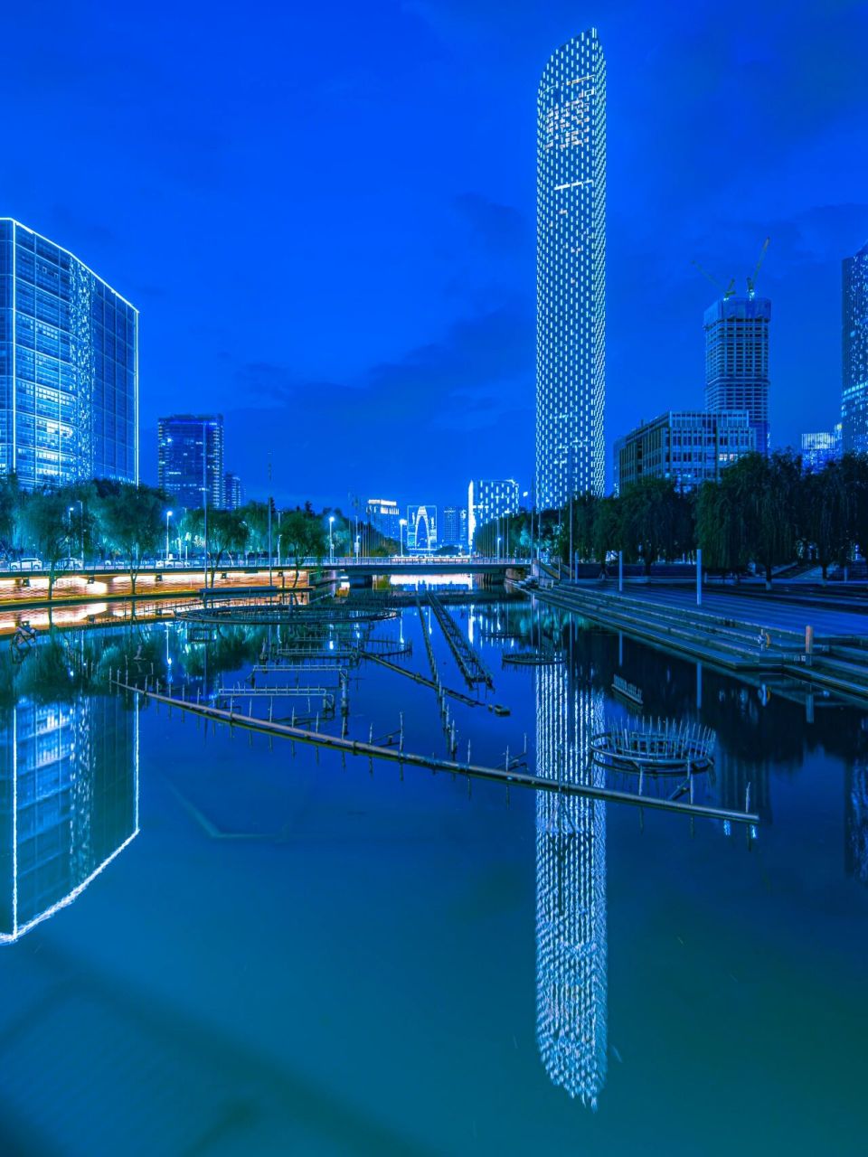 苏州两大最高建筑同框 东方之门高300米,苏州国金中心高450米