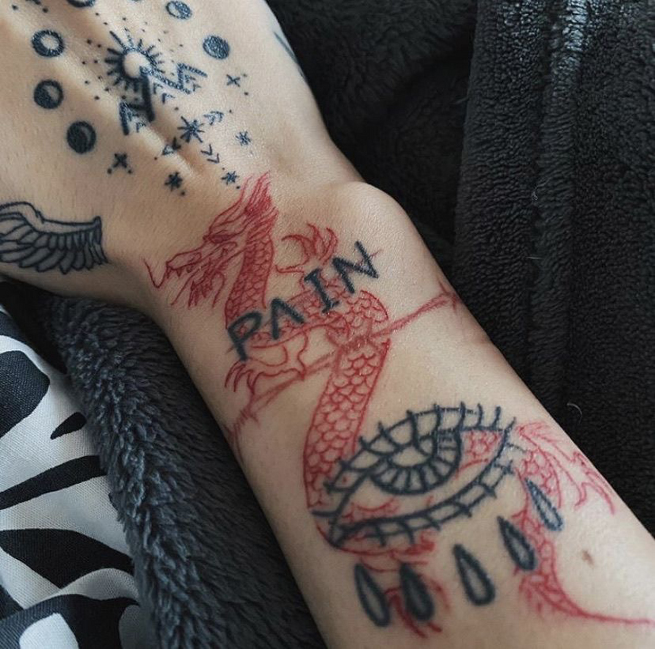 仙女手臂纹身 添加的红龙真是太好看了