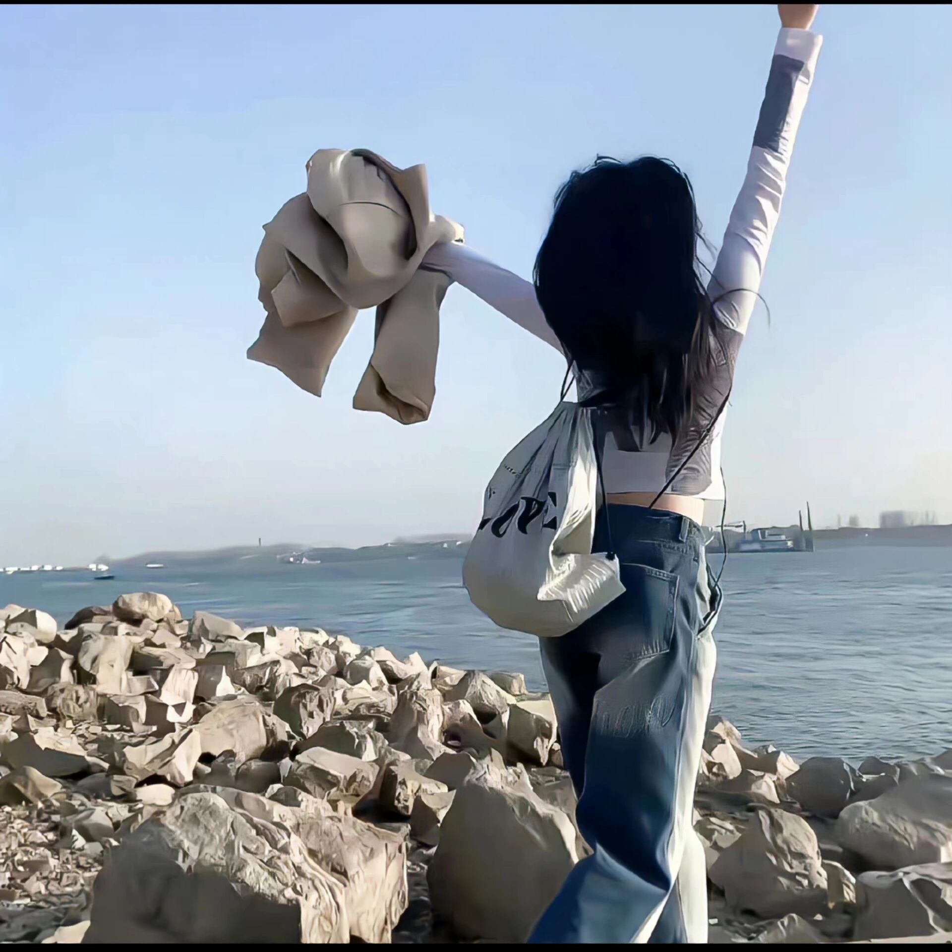 0269♀15女生背影头像|仙女气质女生背影头像  "山风伴随着爱意