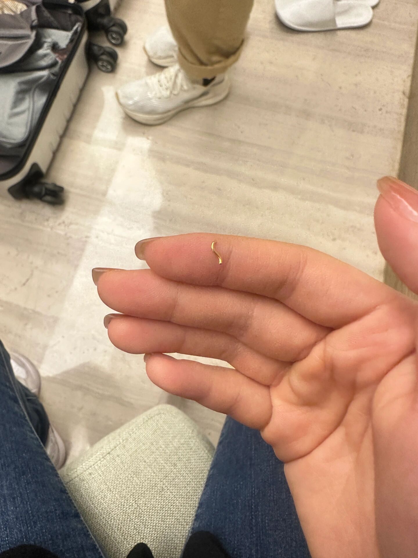 黄金m扣断了