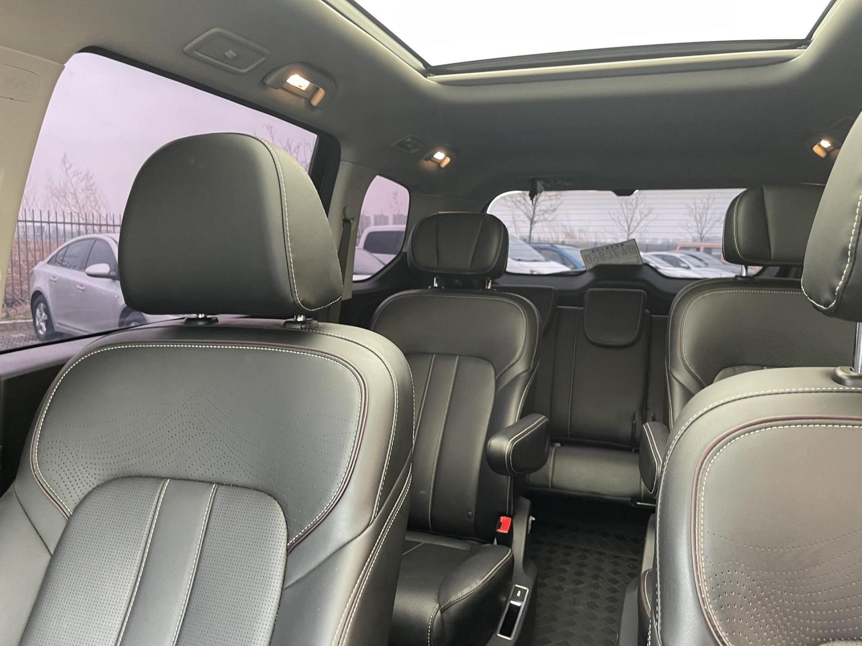 23年广汽传祺m6  自动1.5t黑车黑色内饰 六座版本 车变态新