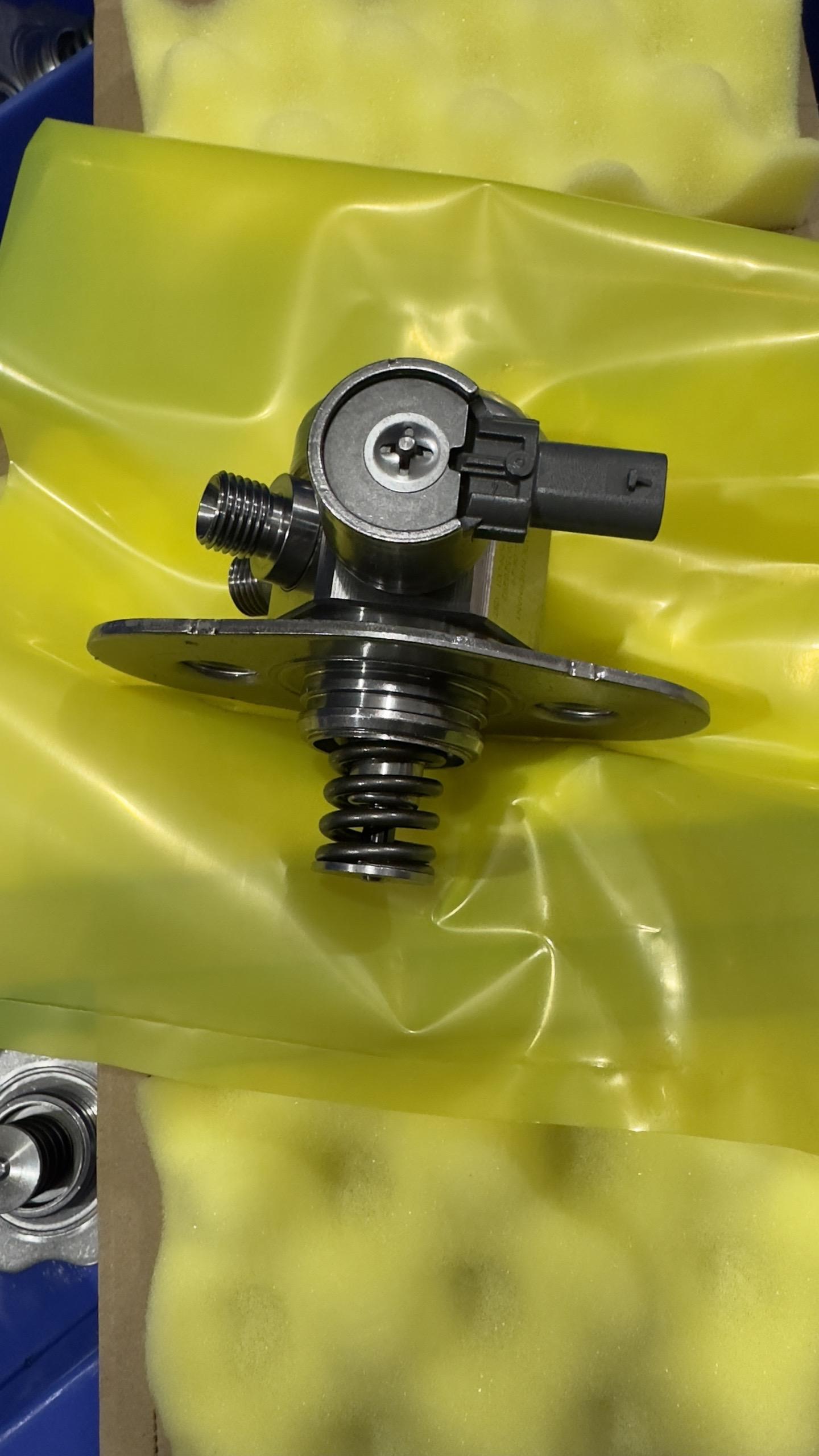 n20发动机高压油泵燃油泵原厂高压油泵,适用宝马120 320 525燃油泵528