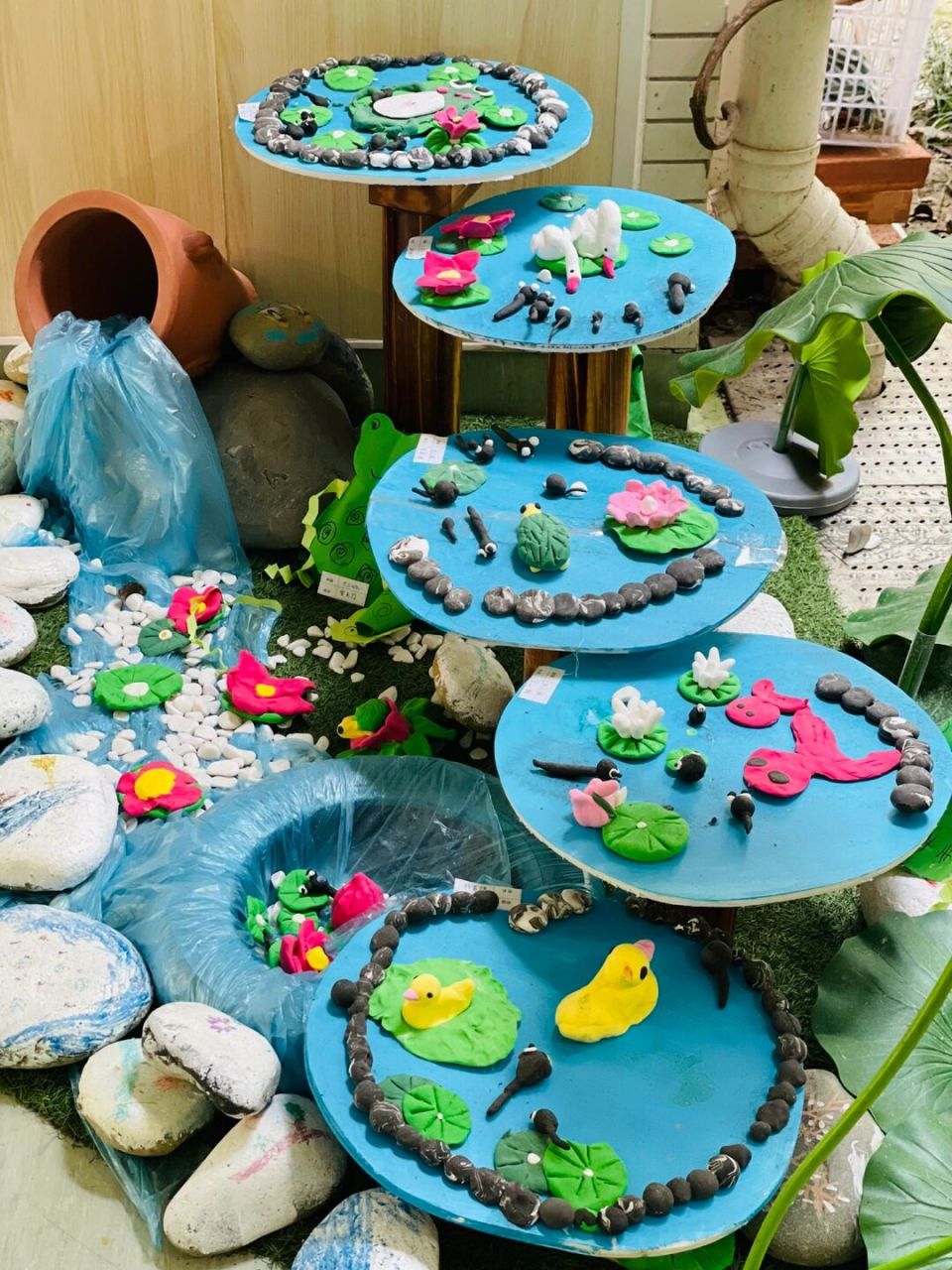 《小蝌蚪找妈妈》90 把环境创设与课程相结合,幼儿园处处都是孩子的