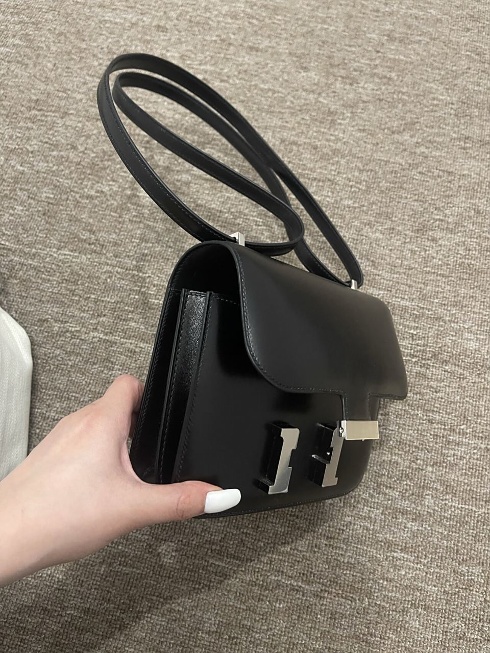 爱马仕box皮淋雨之后怎么办|交给时间沉淀 爱马仕的box皮向来娇气