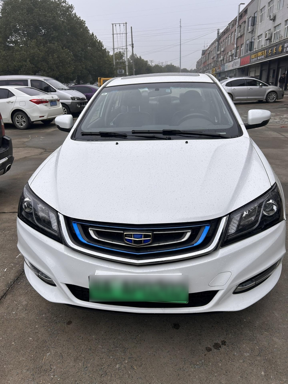 2017年吉利帝豪ev300!新能源纯电车!续航300公里!目前跑了十万公里