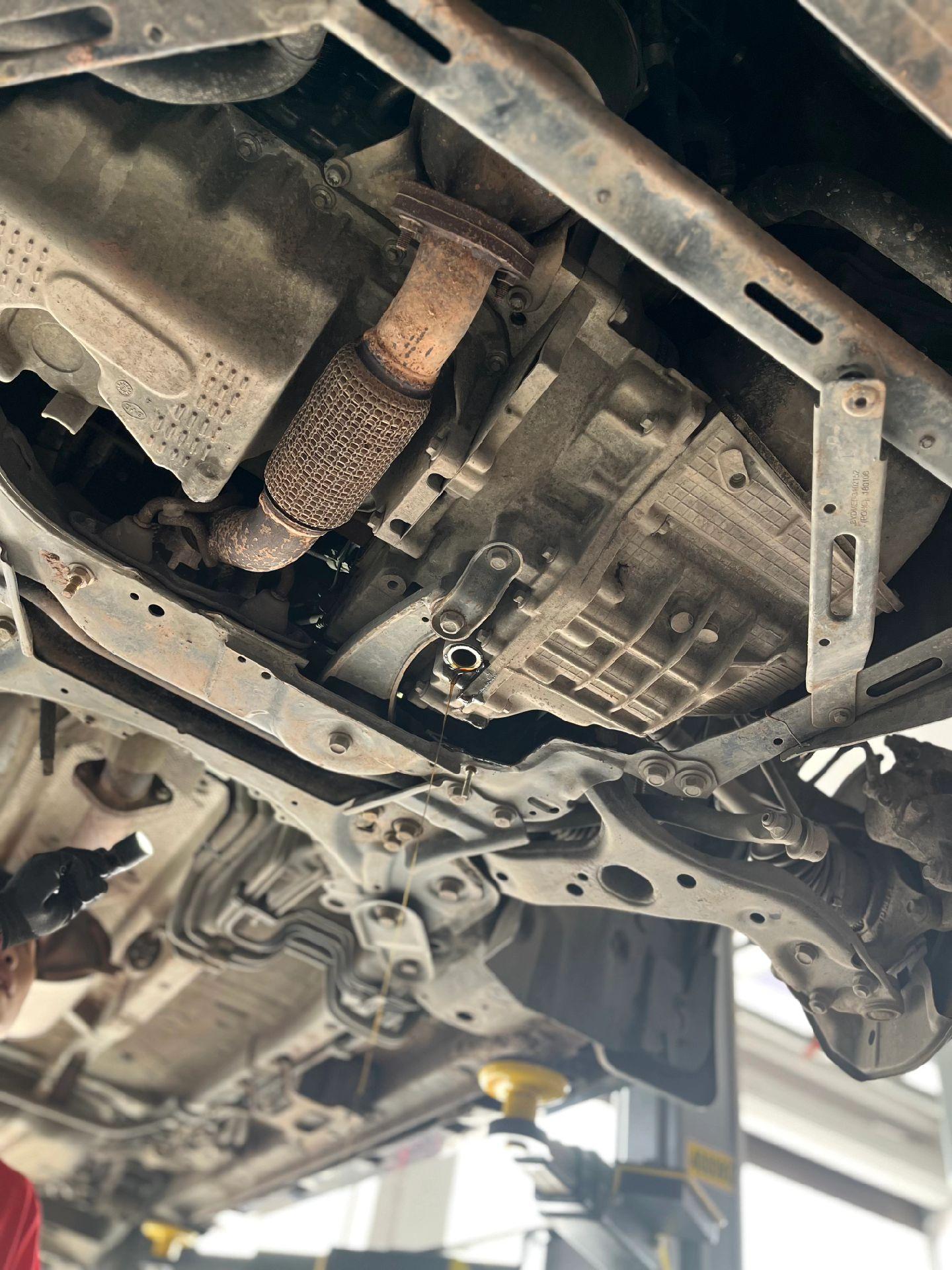 比亚迪宋max:更换变速箱油及变速箱滤芯,ngk火花塞,刹车油!