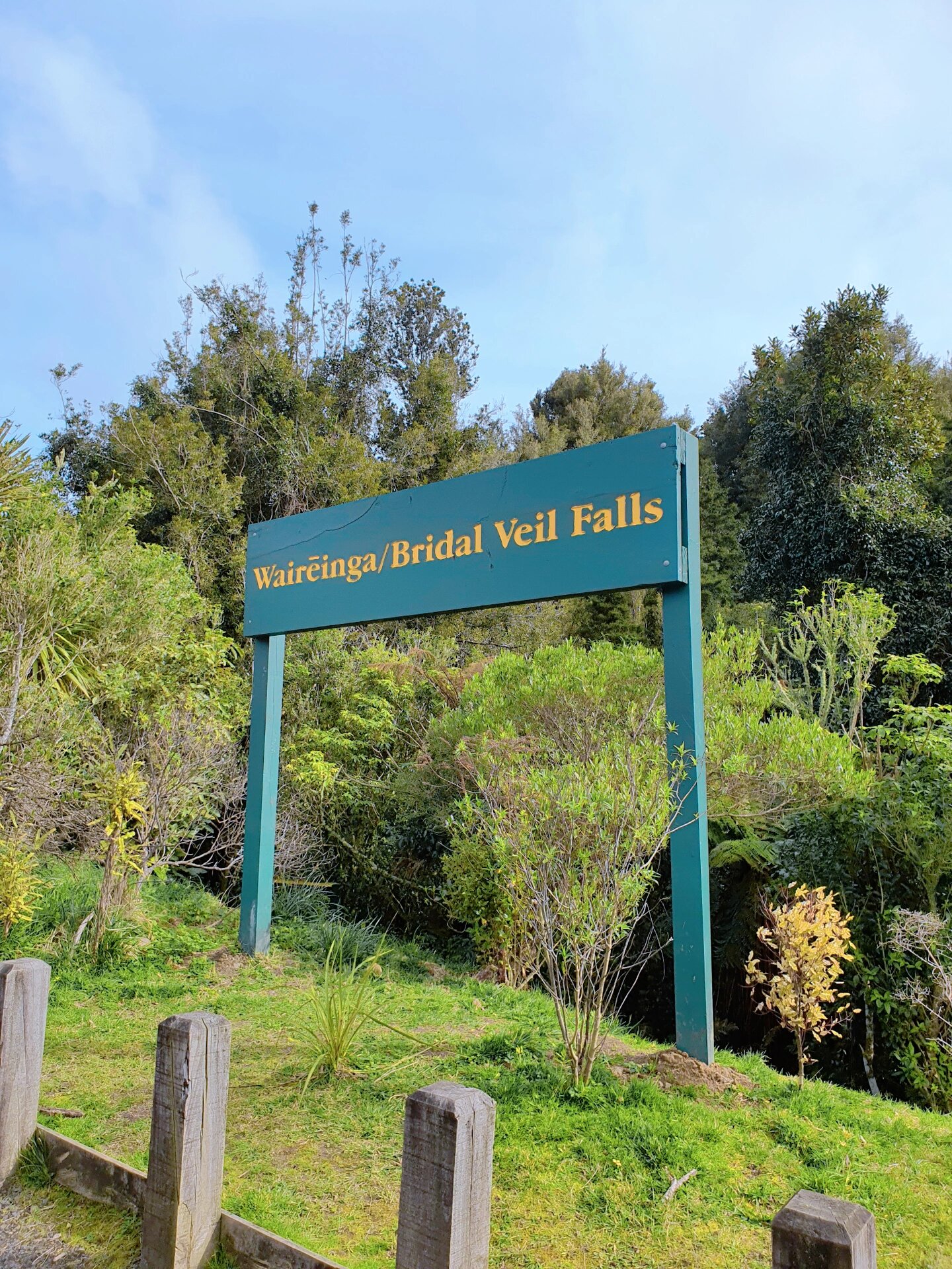 轻松徒步7099新娘面纱瀑布99 新娘面纱瀑布(bridal veil falls)