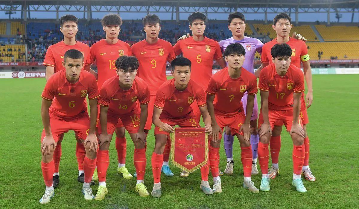 关于乐鱼体育:年轻球员戴伟浚“技术扶贫”？球迷：中国足球的希望全靠他了？的信息