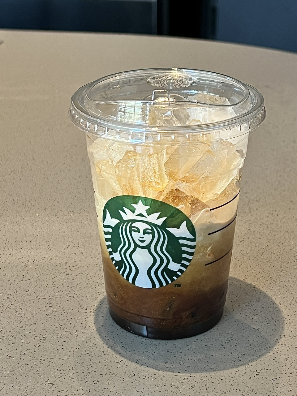 洋气的冰美式点法 星巴克 	 7515美式咖啡:全冰77稀奶油 	 这一