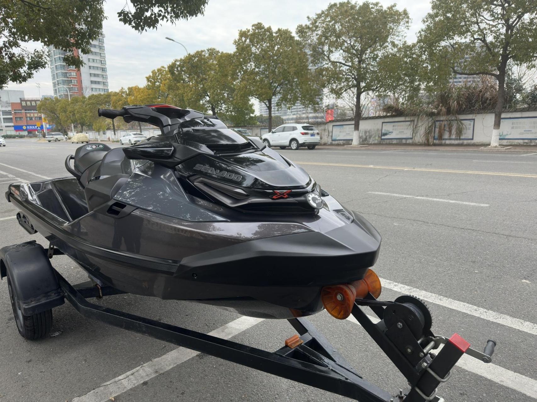 23年庞巴迪rxt300摩托艇,一盆水上架,不用过多描述船况,出身淡水,全船