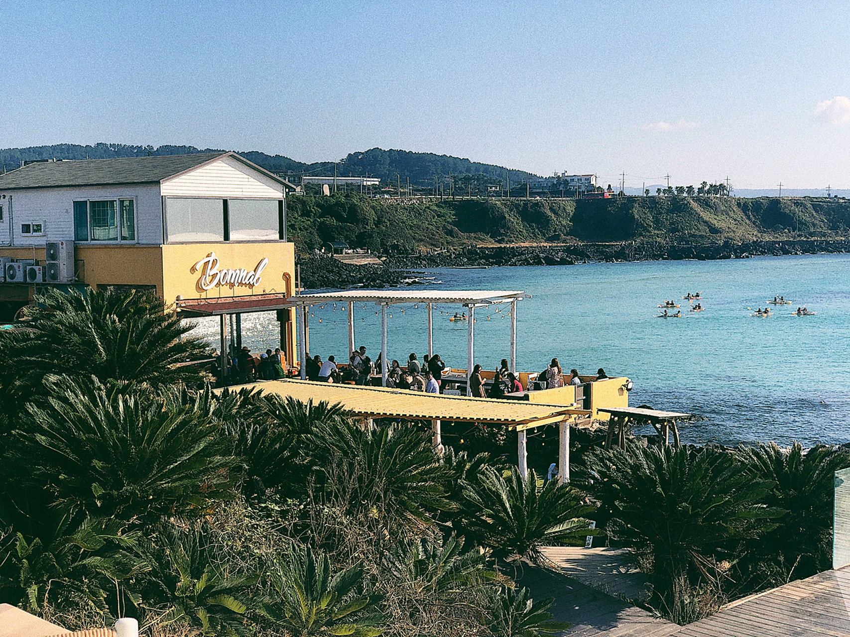 gd咖啡厅外景不需要买饮料,靠海非常适合拍照,时尚感强,中国同胞多