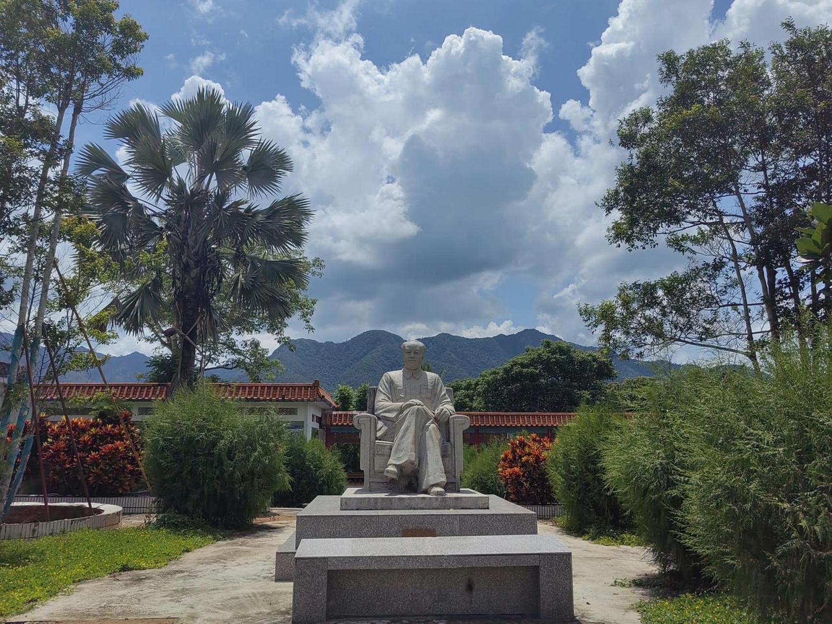 乐东有座毛公山,距离县城不远.海南 旅居海南东方,周末自驾乐东县.